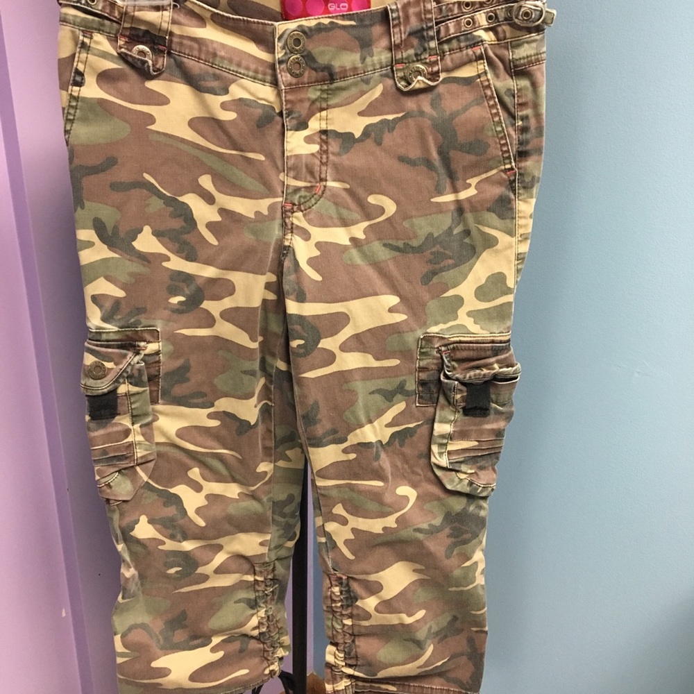 Fun lots Pockets Brown Green Camo Capris Y2K low rise